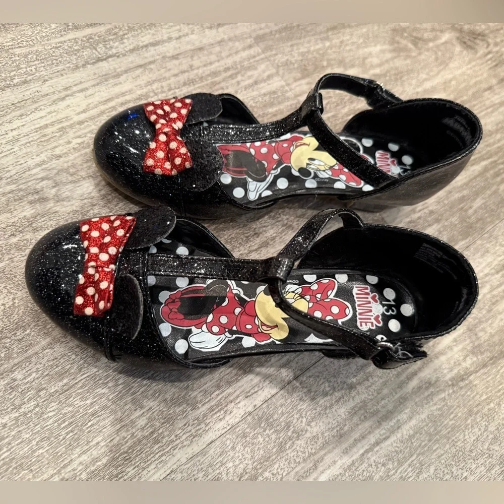Minnie Mouse Black Glitter dress shoes with Red Polka Dot Bow/girls size 13